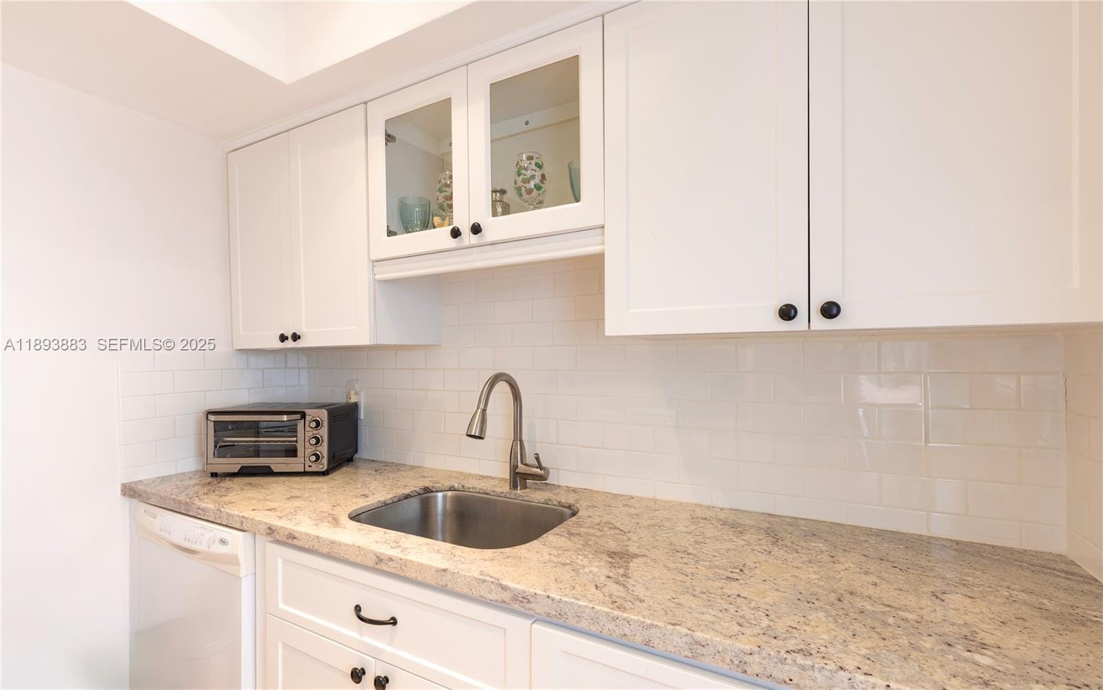 6815 Edgewater Drive 108, Coral Gables, FL 33133 photo 8