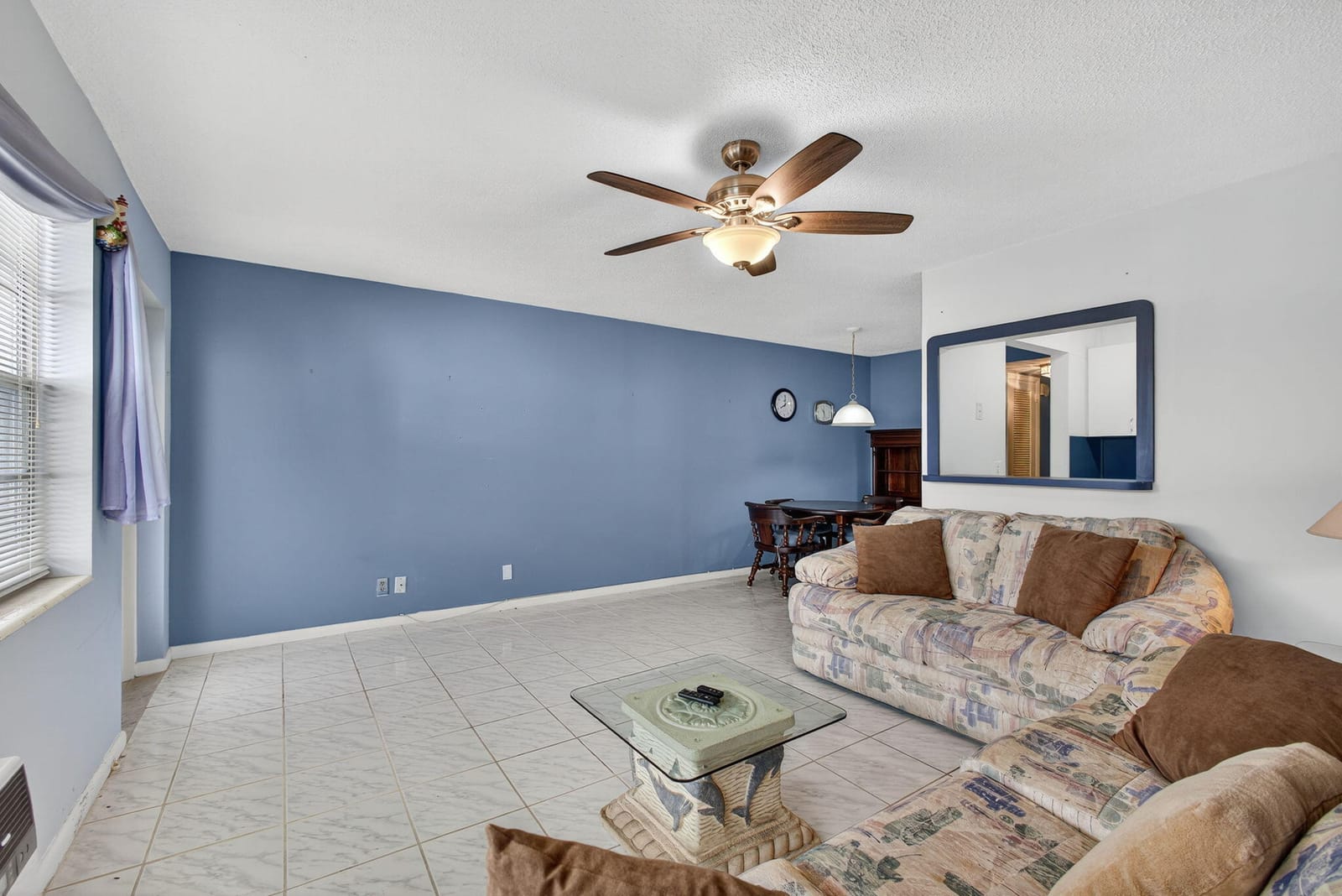 176 Windsor H — photo 4