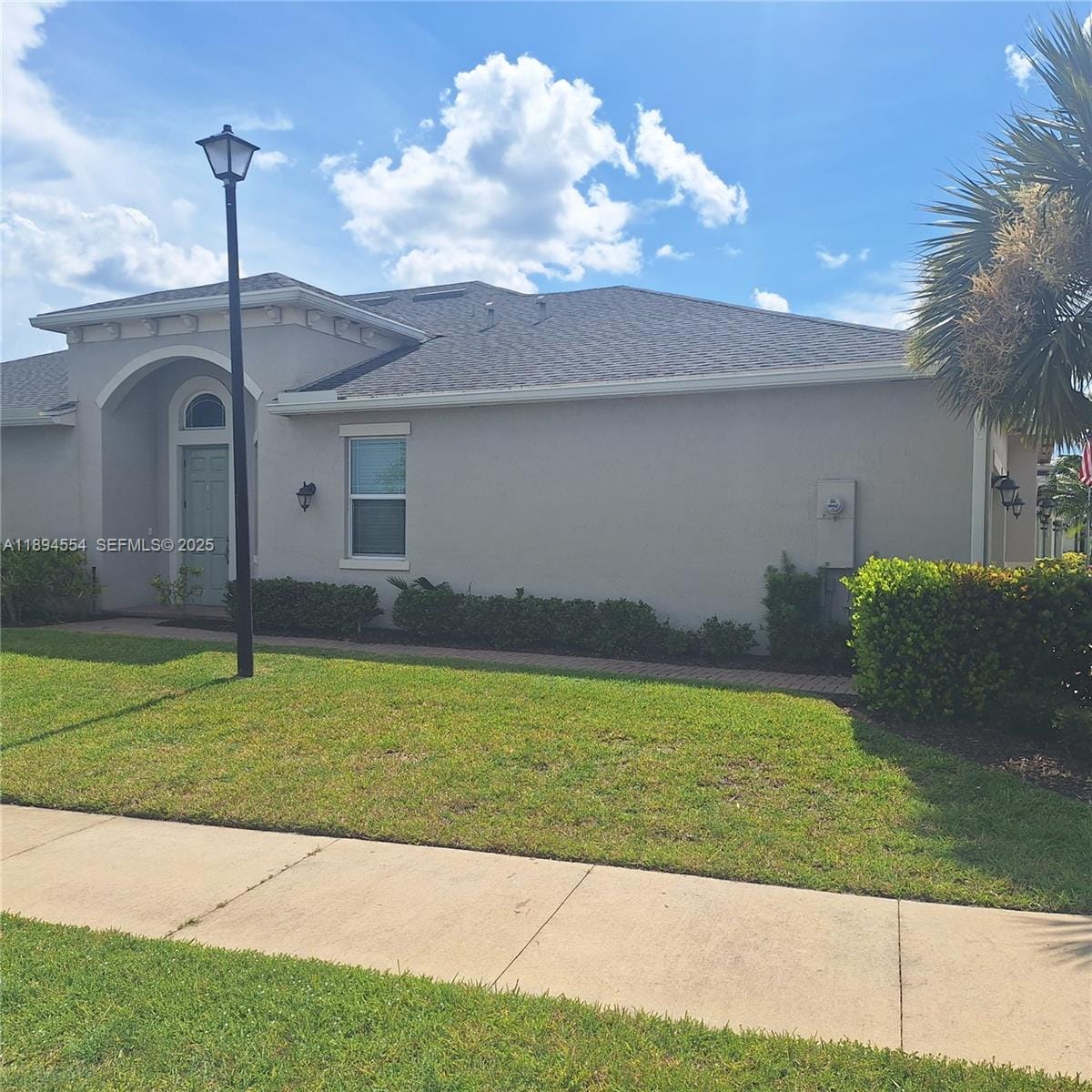 11484 SW Lake Park Drive — photo 2