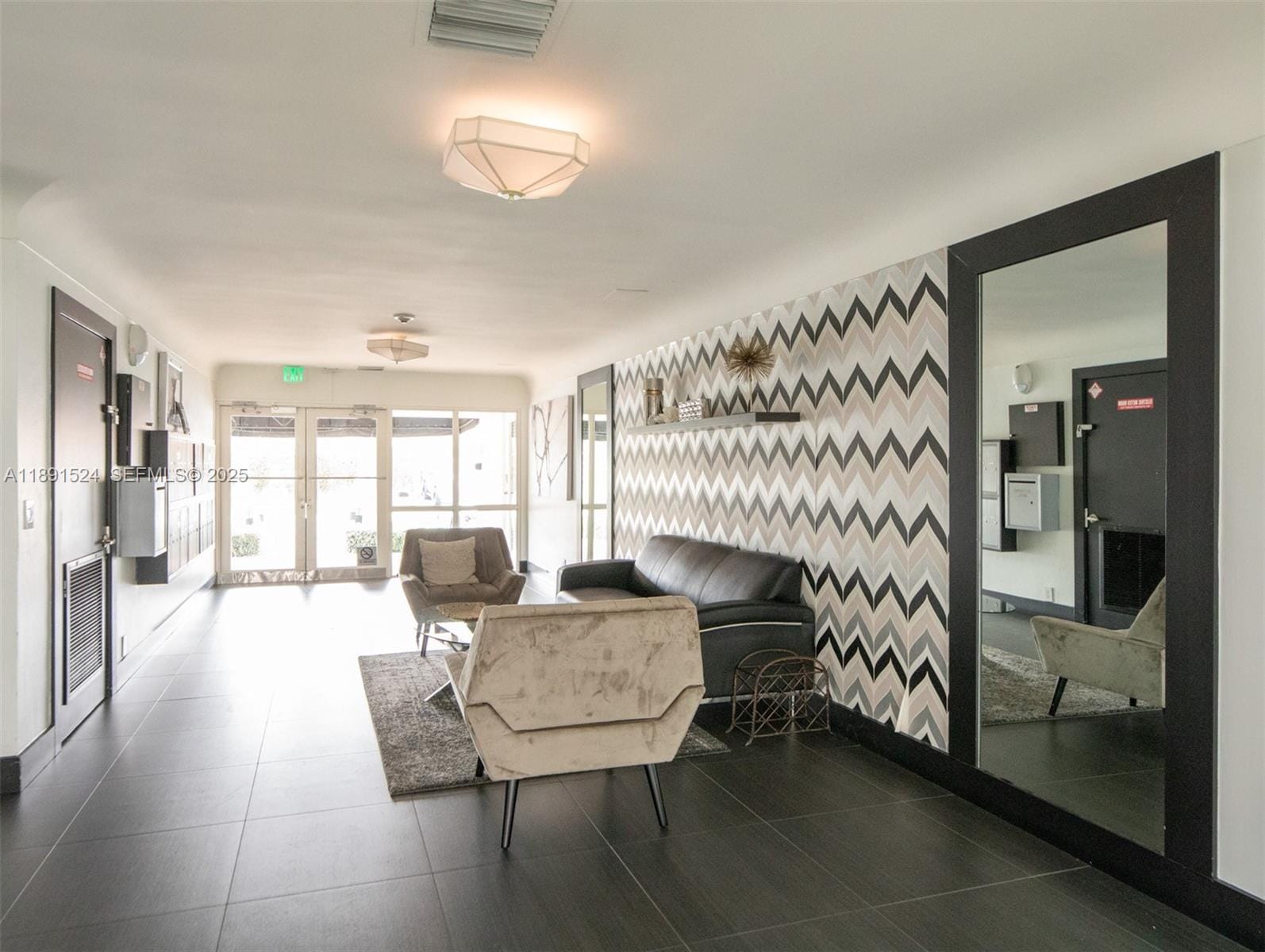 2881 NE 32nd Street 221, Fort Lauderdale, FL 33306 photo 17