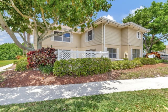 4004 Medford Court, Boynton Beach, FL 33436