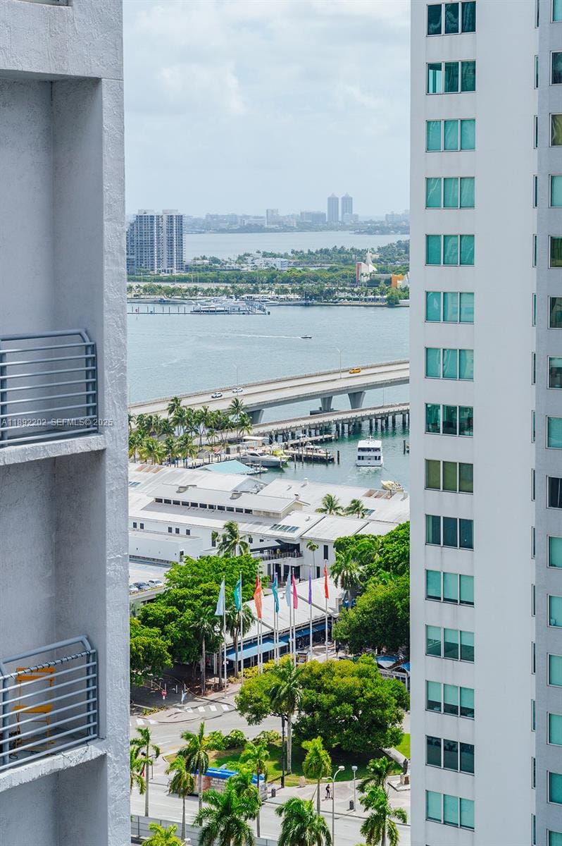 227 NE 2nd Street 2508, Miami, FL 33132 photo 13