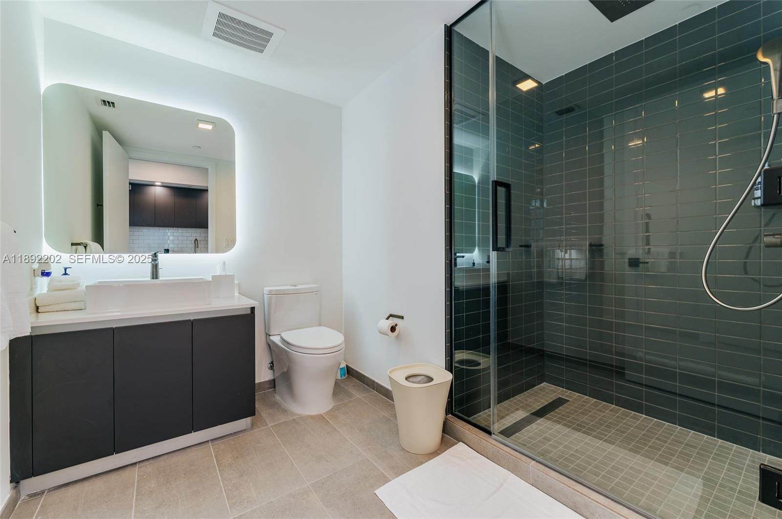 227 NE 2nd Street 2508, Miami, FL 33132 photo 6