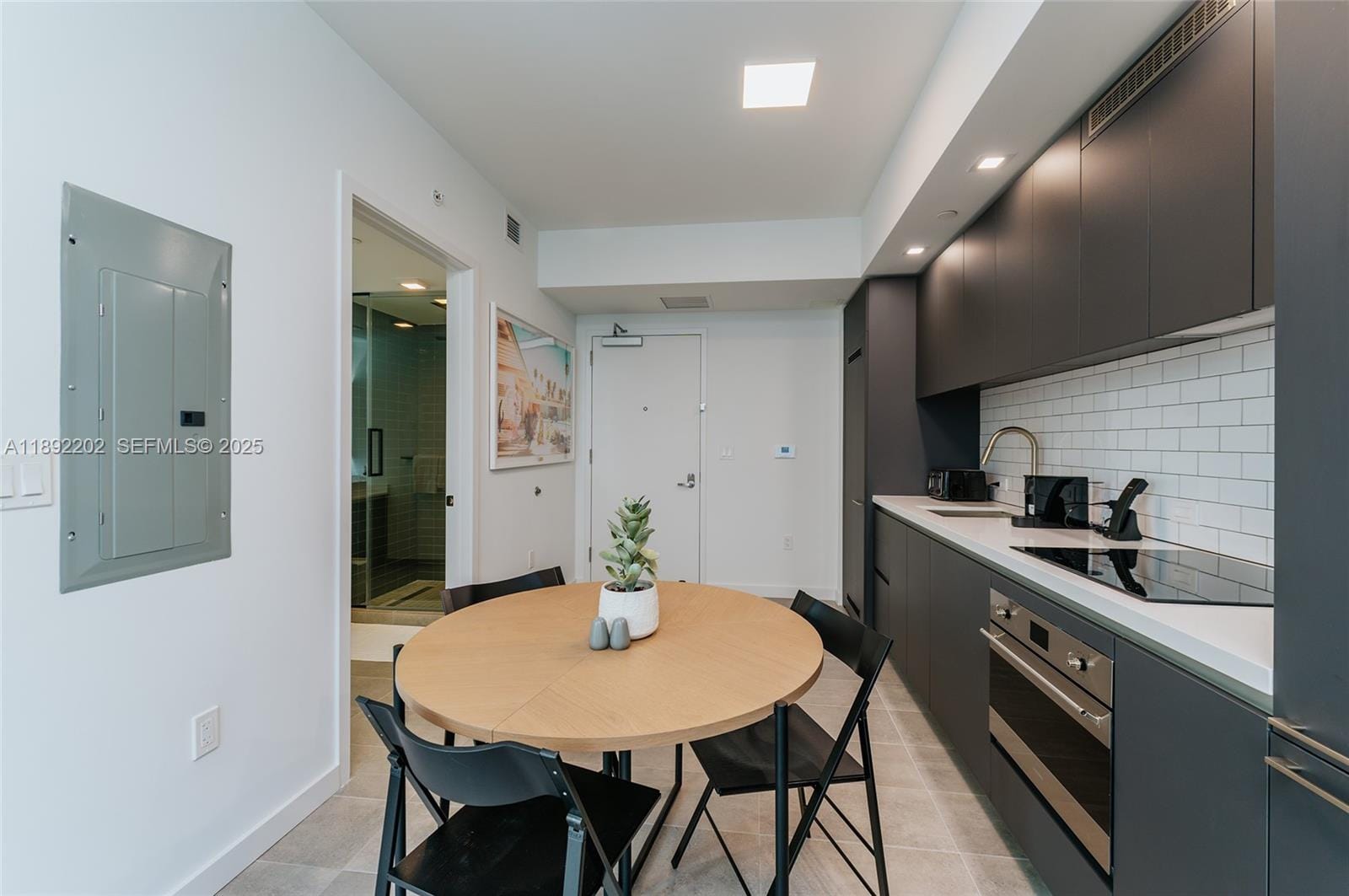 227 NE 2nd Street 2508, Miami, FL 33132 photo 8