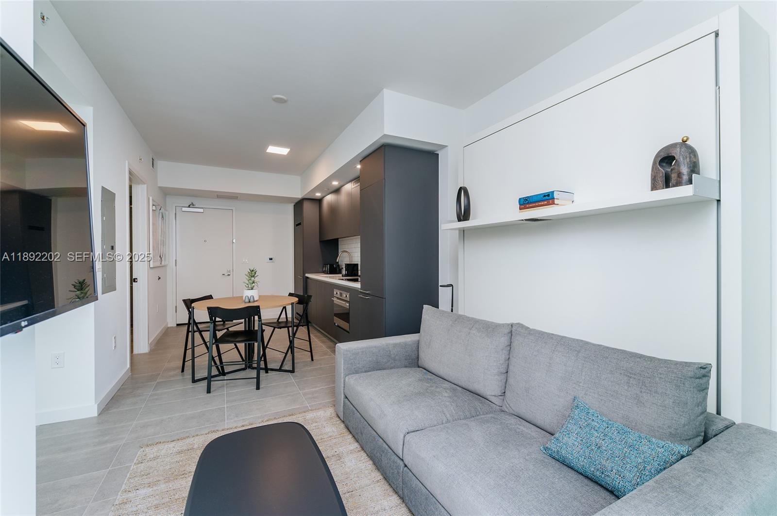 227 NE 2nd Street 2508, Miami, FL 33132 photo 10