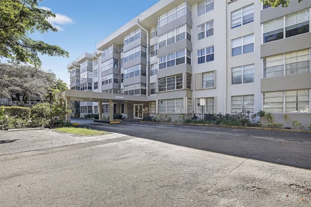 6600 Cypress Road 410, sold in Plantation Place Condo, Plantation, FL