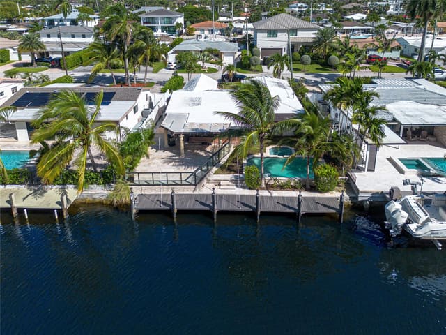 2720 SE 14th Street, Pompano Beach, FL 33062