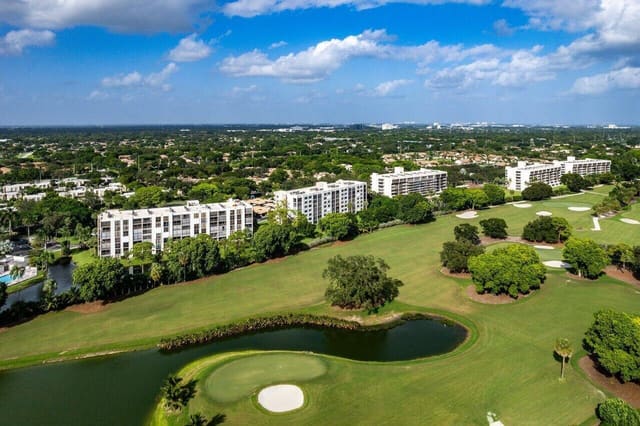 6562 Boca Del Mar Drive 527, sold in Club Royale Condo, Boca Raton, FL
