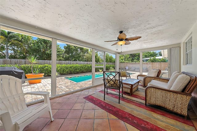 367 W Riverside Drive, Tequesta, FL 33469