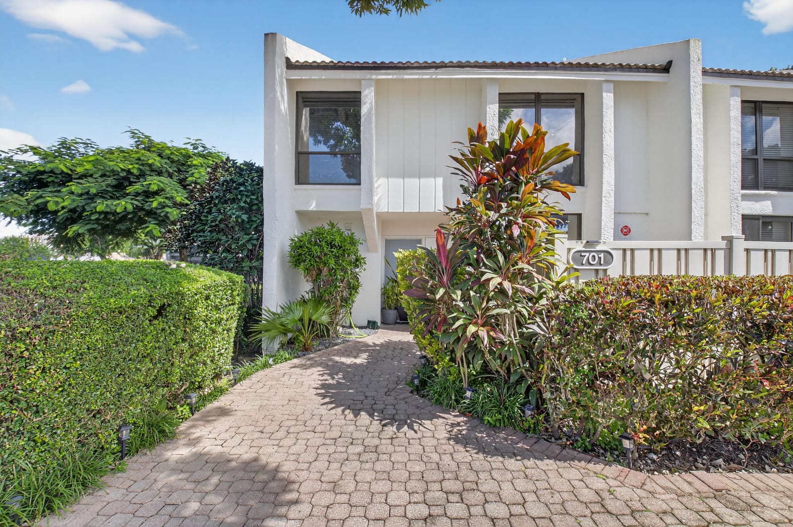701 Bridgewood Drive, Boca Raton, FL 33434 photo 2