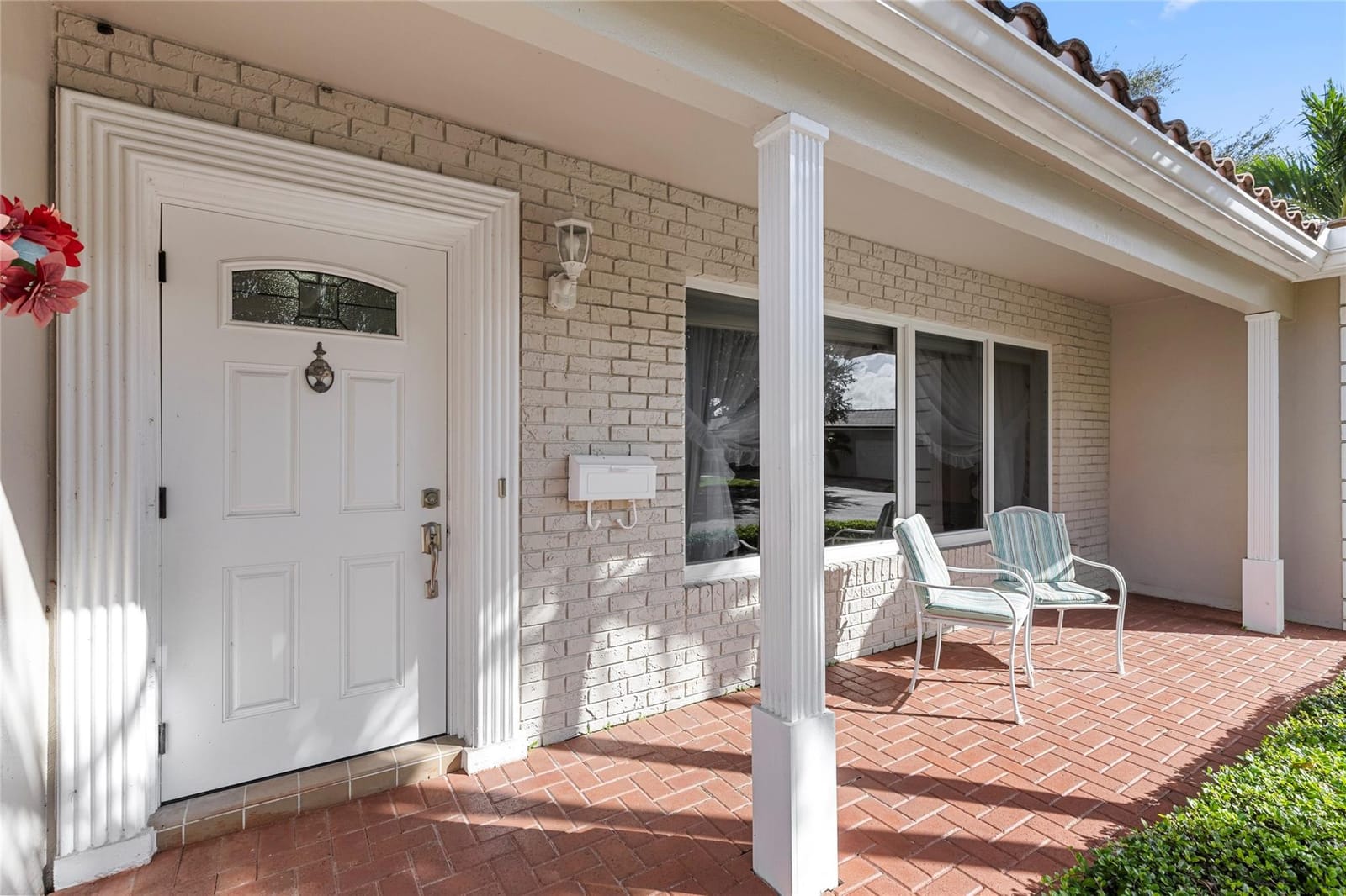 7237 E Tropical Way — photo 2