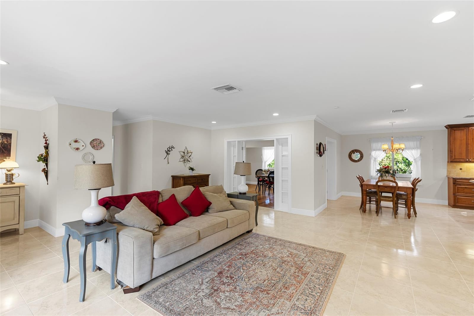 7237 E Tropical Way, Plantation, FL 33317 photo 15