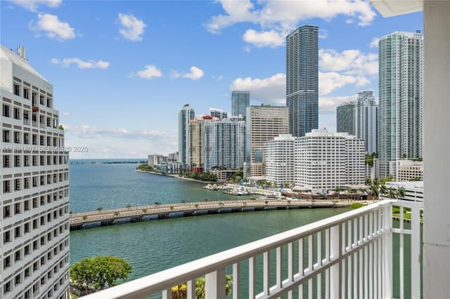 701 Brickell Key Boulevard 1411, Courvoisier Courts, Miami, FL