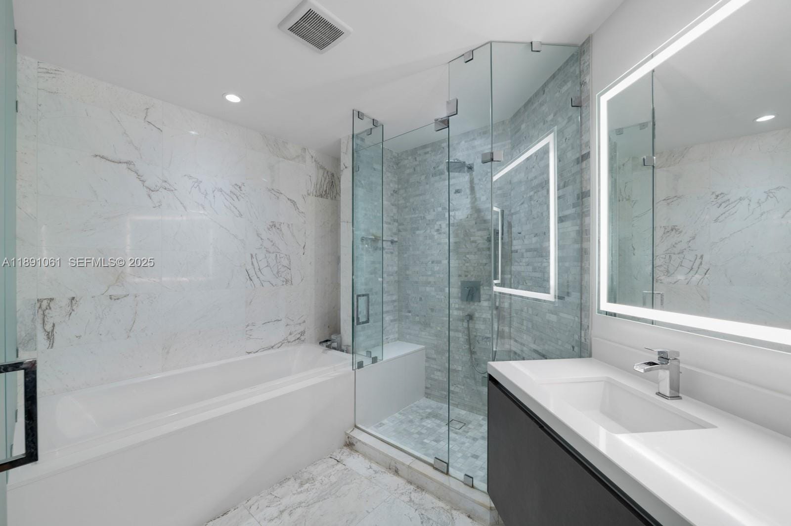 851 NE 1st Avenue 4403 — photo 11