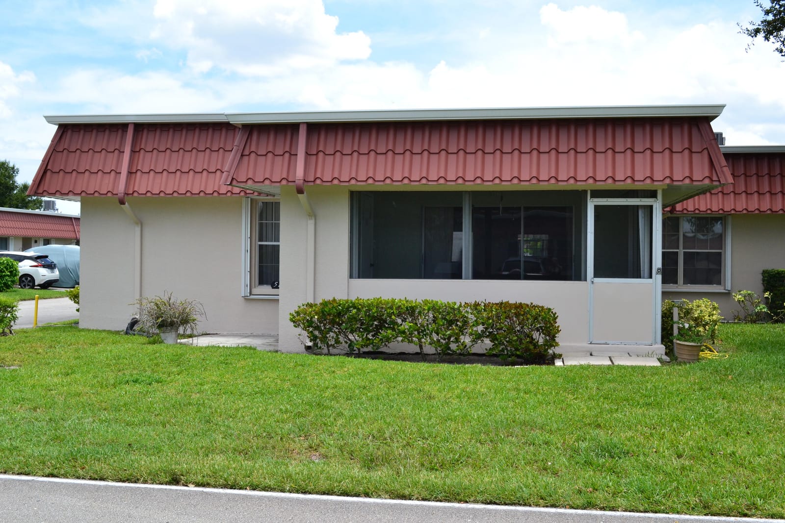 570 Laconia Circle — photo 3