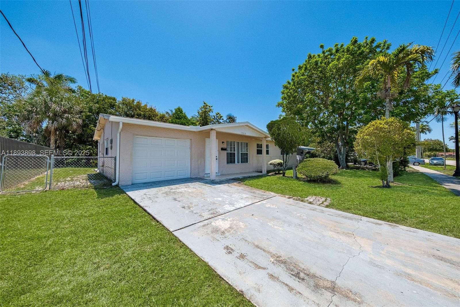 1560 NW Sunset Strip — photo 3