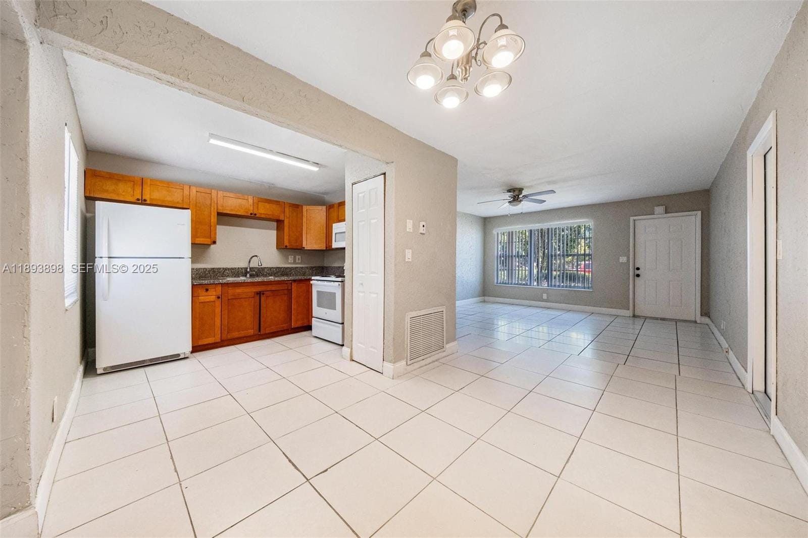 1560 NW Sunset Strip — photo 4