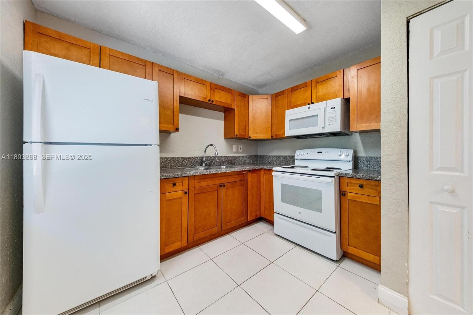 1560 NW Sunset Strip — photo 6