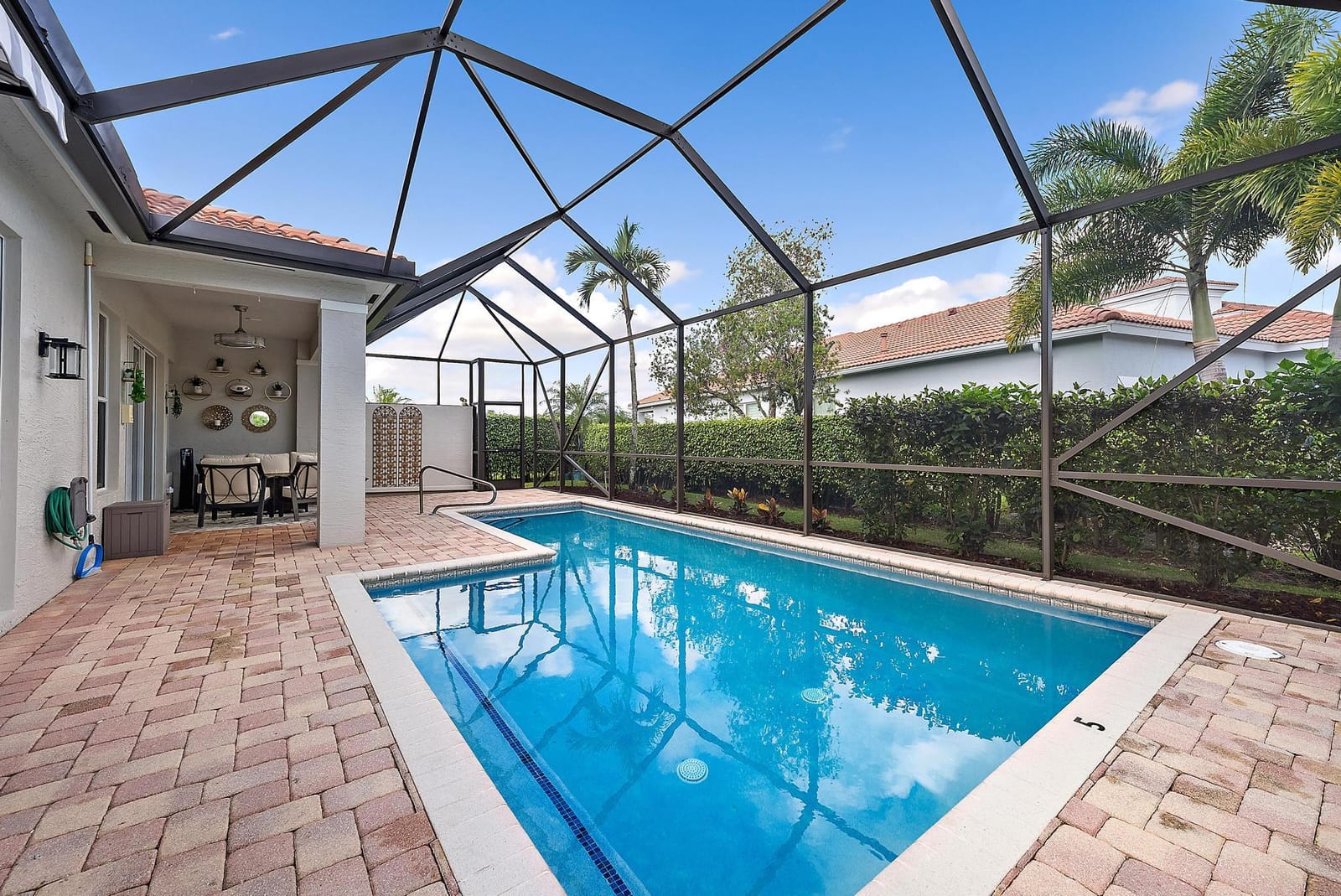 101 Casa Grande Court, Palm Beach Gardens, FL 33418