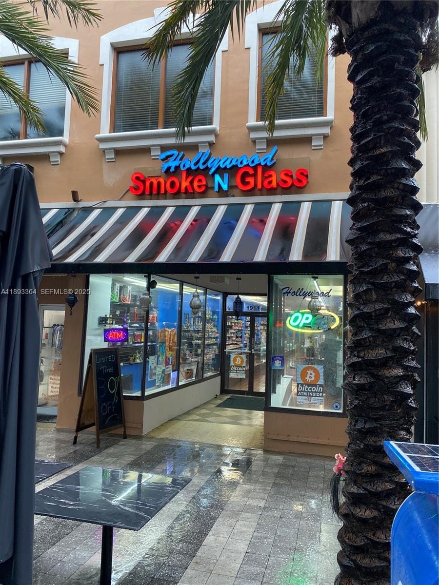 1911 Hollywood Boulevard, Hollywood, FL 33020