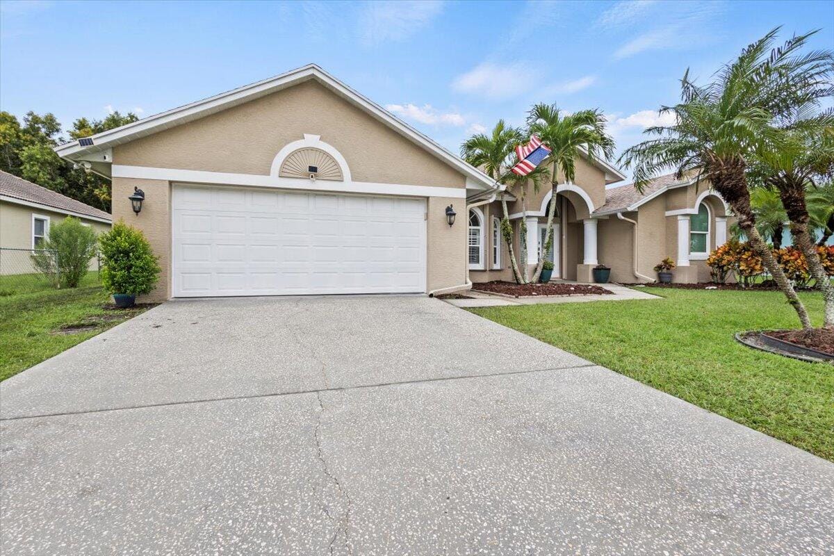 6482 NW Regal Circle — photo 3