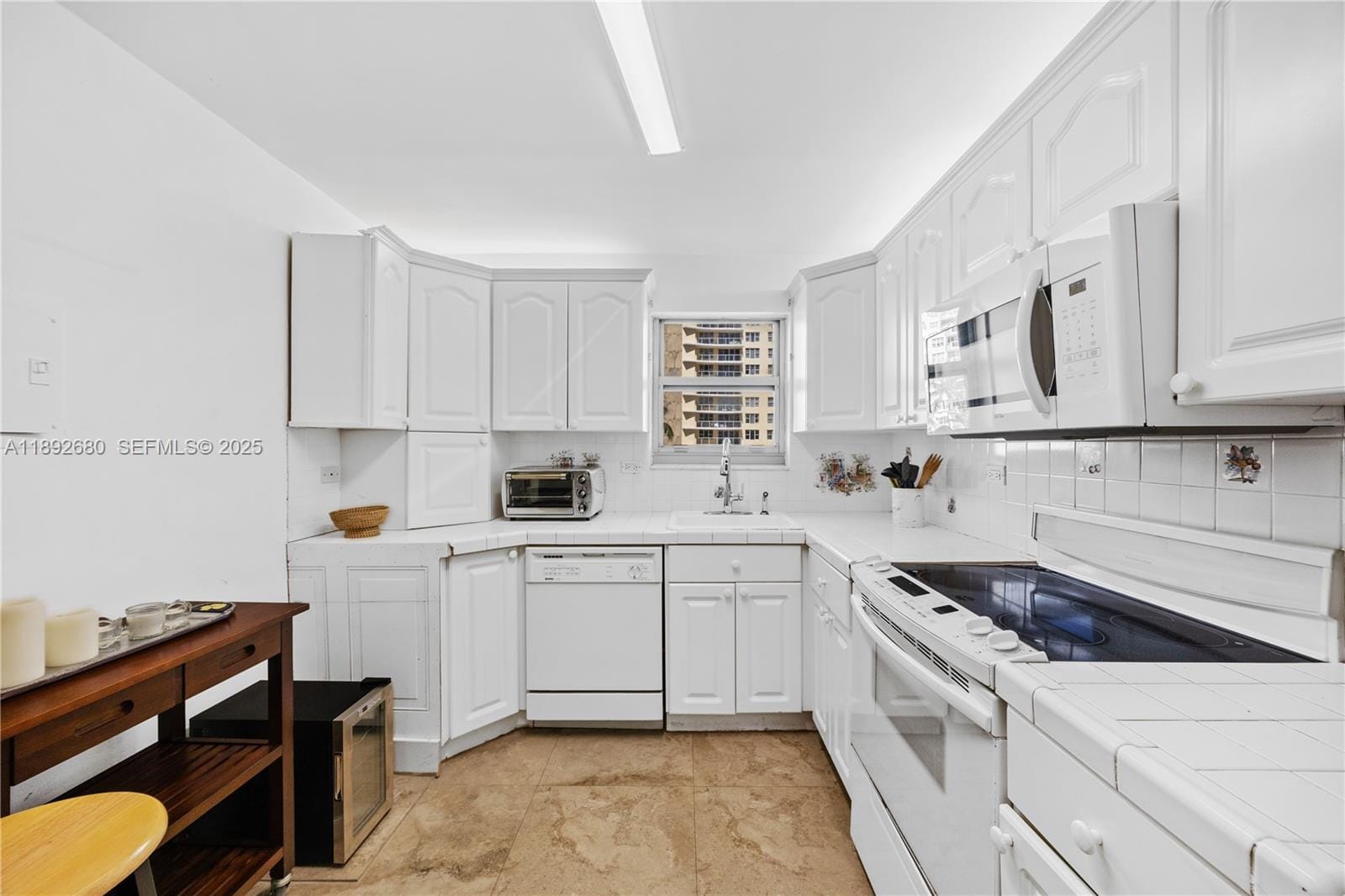 5555 Collins Avenue 4B, Miami Beach, FL 33140 photo 10