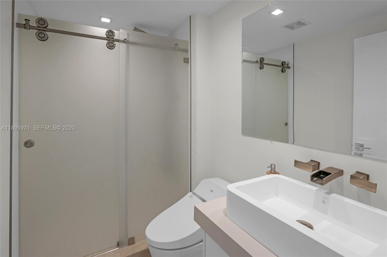 20515 E Country Club Drive 343, Aventura, FL 33180 photo 16