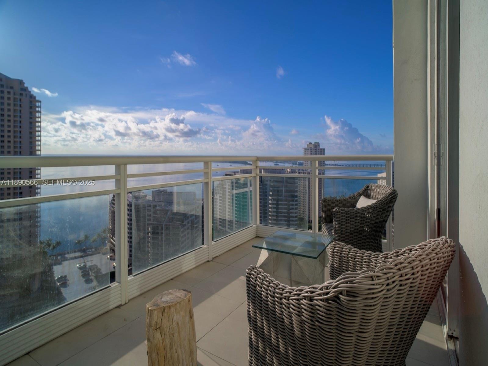 900 Brickell Key Boulevard 2204, Miami, FL 33131 photo 17