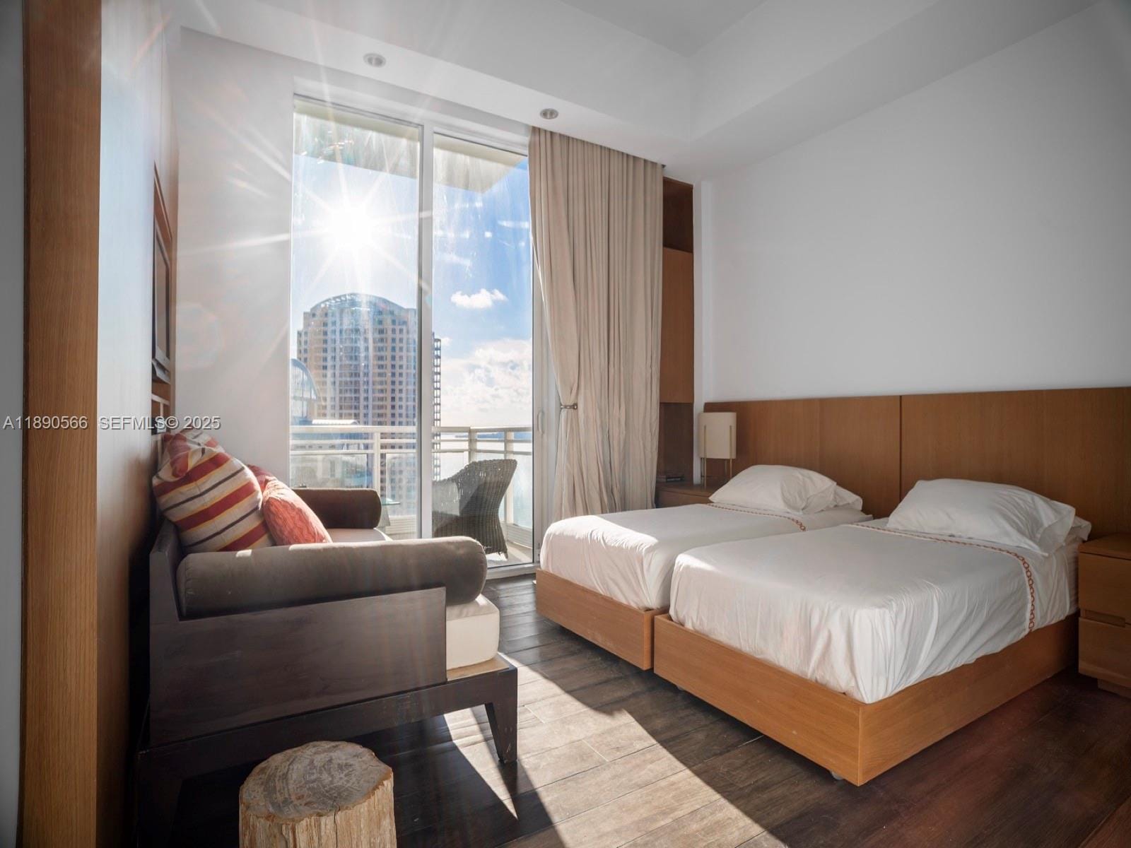 900 Brickell Key Boulevard 2204, Miami, FL 33131 photo 22