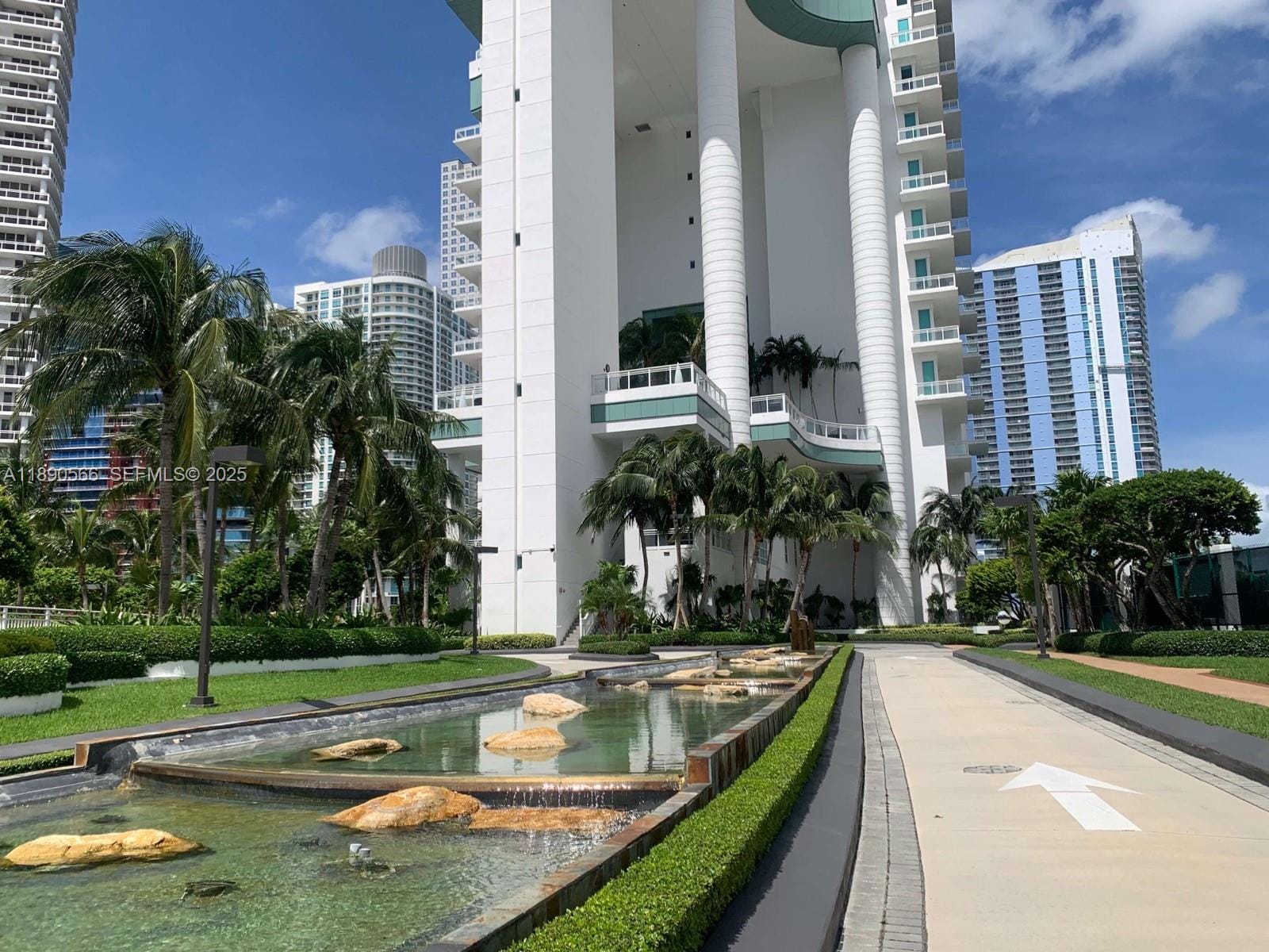 900 Brickell Key Boulevard 2204, Miami, FL 33131 photo 29