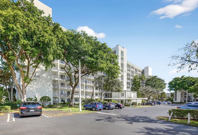 2215 Cypress Island Drive 803, sold in Cypress Island, Palm Beach Gardens, FL