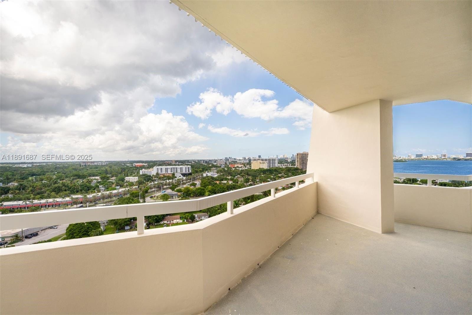 1000 Quayside Terrace PH9, Miami, FL 33138 photo 24