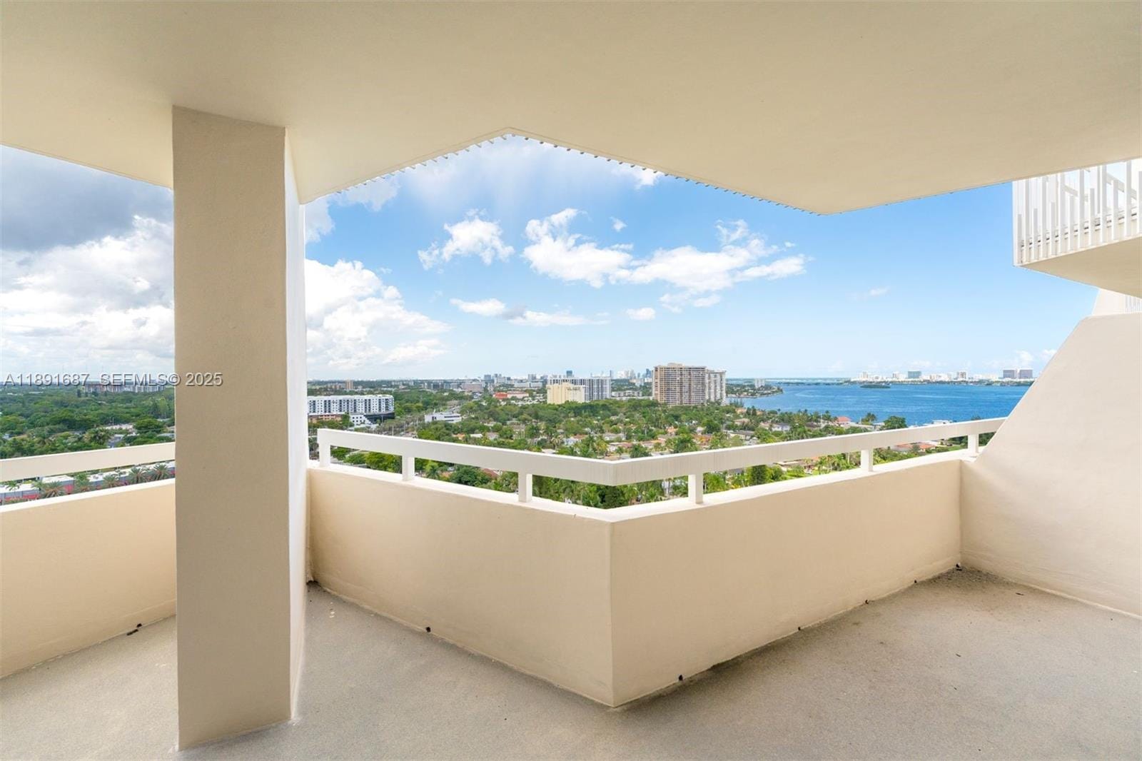 1000 Quayside Terrace PH9, Miami, FL 33138 photo 25