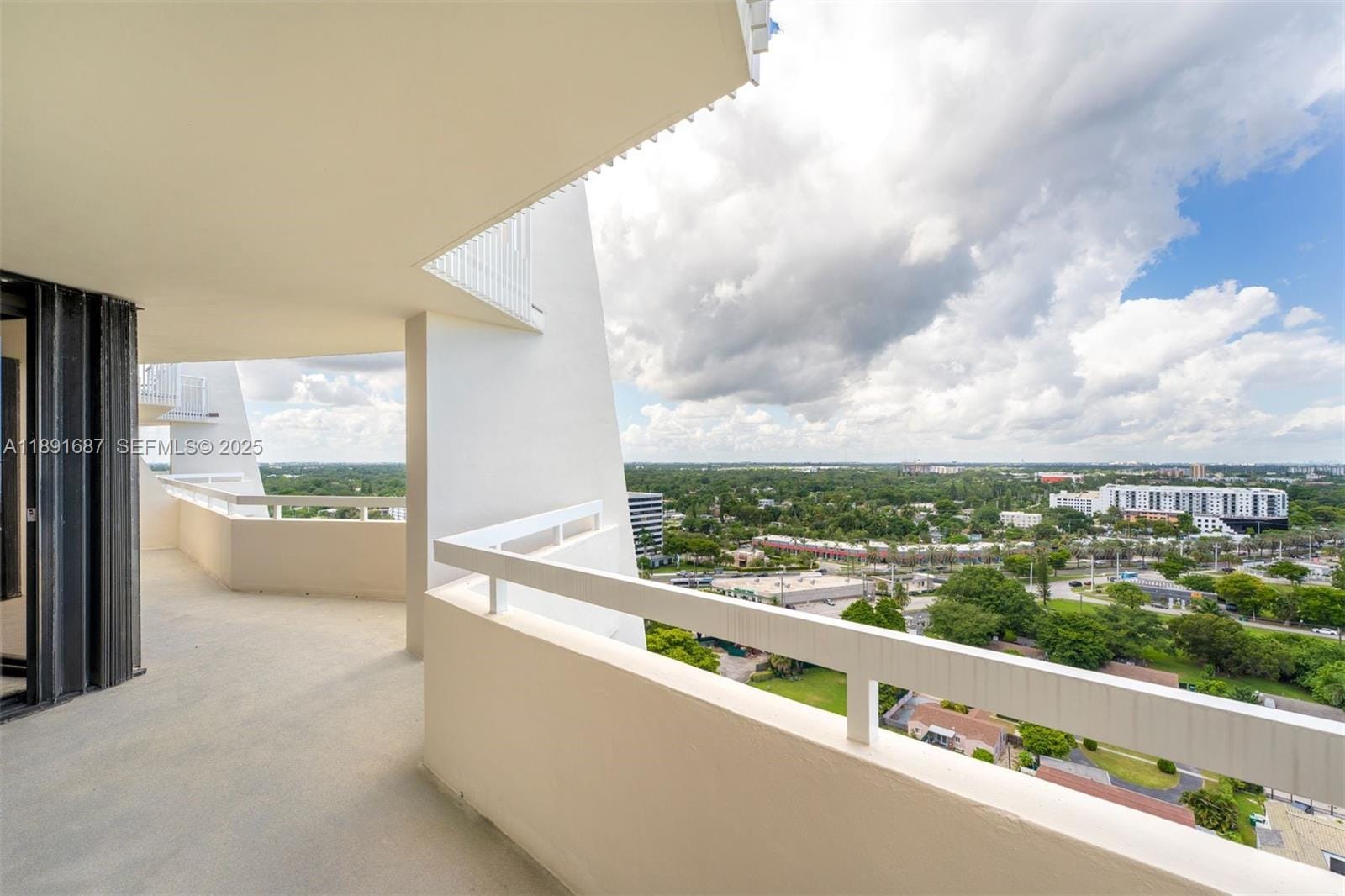 1000 Quayside Terrace PH9, Miami, FL 33138 photo 26