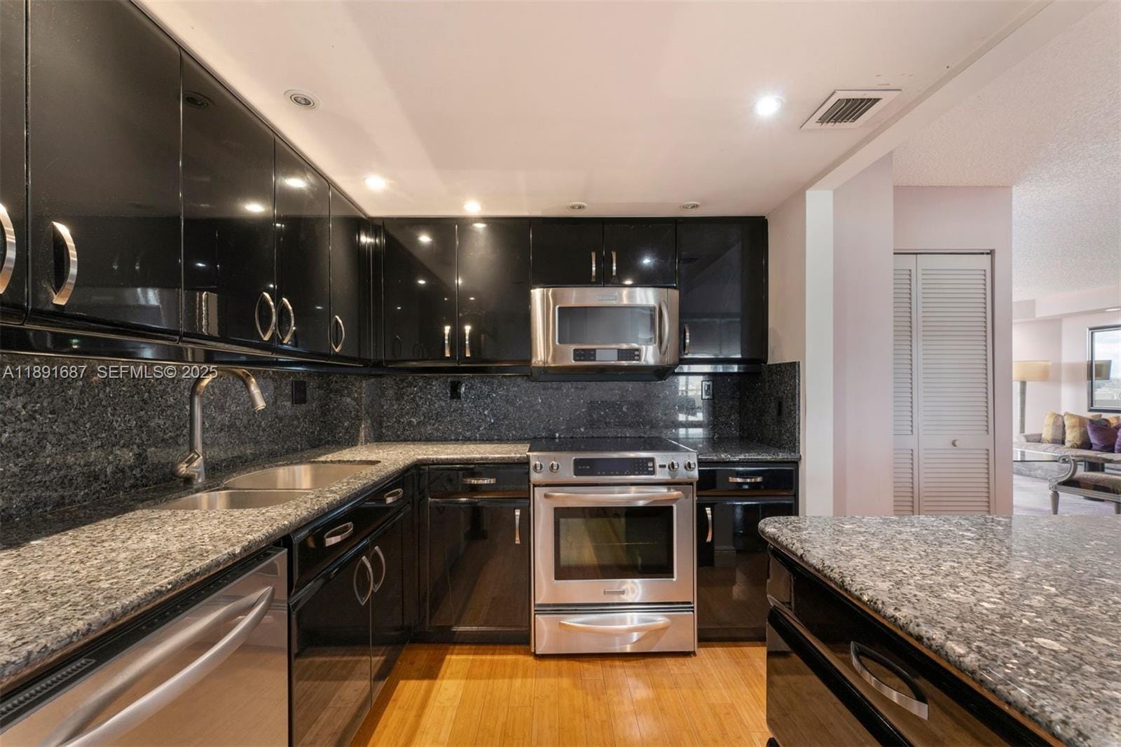 1000 Quayside Terrace PH9, Miami, FL 33138 photo 9