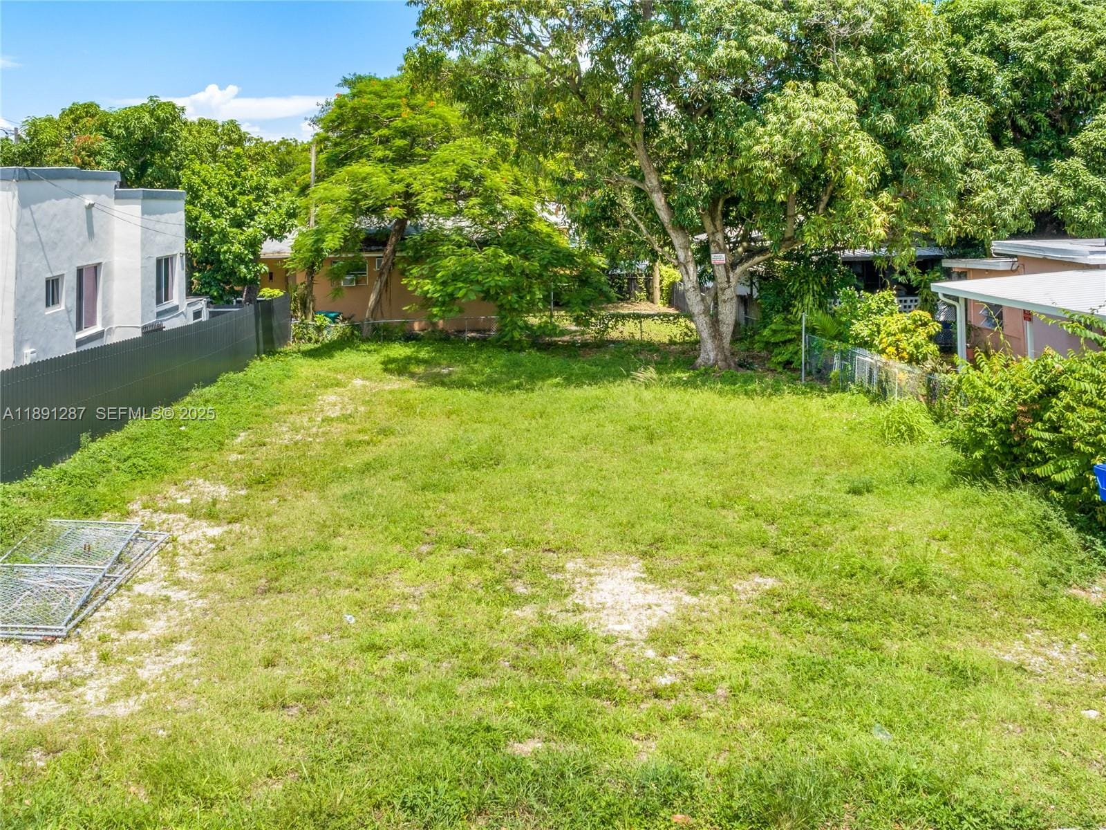 1881 NW 4th Street — photo 2