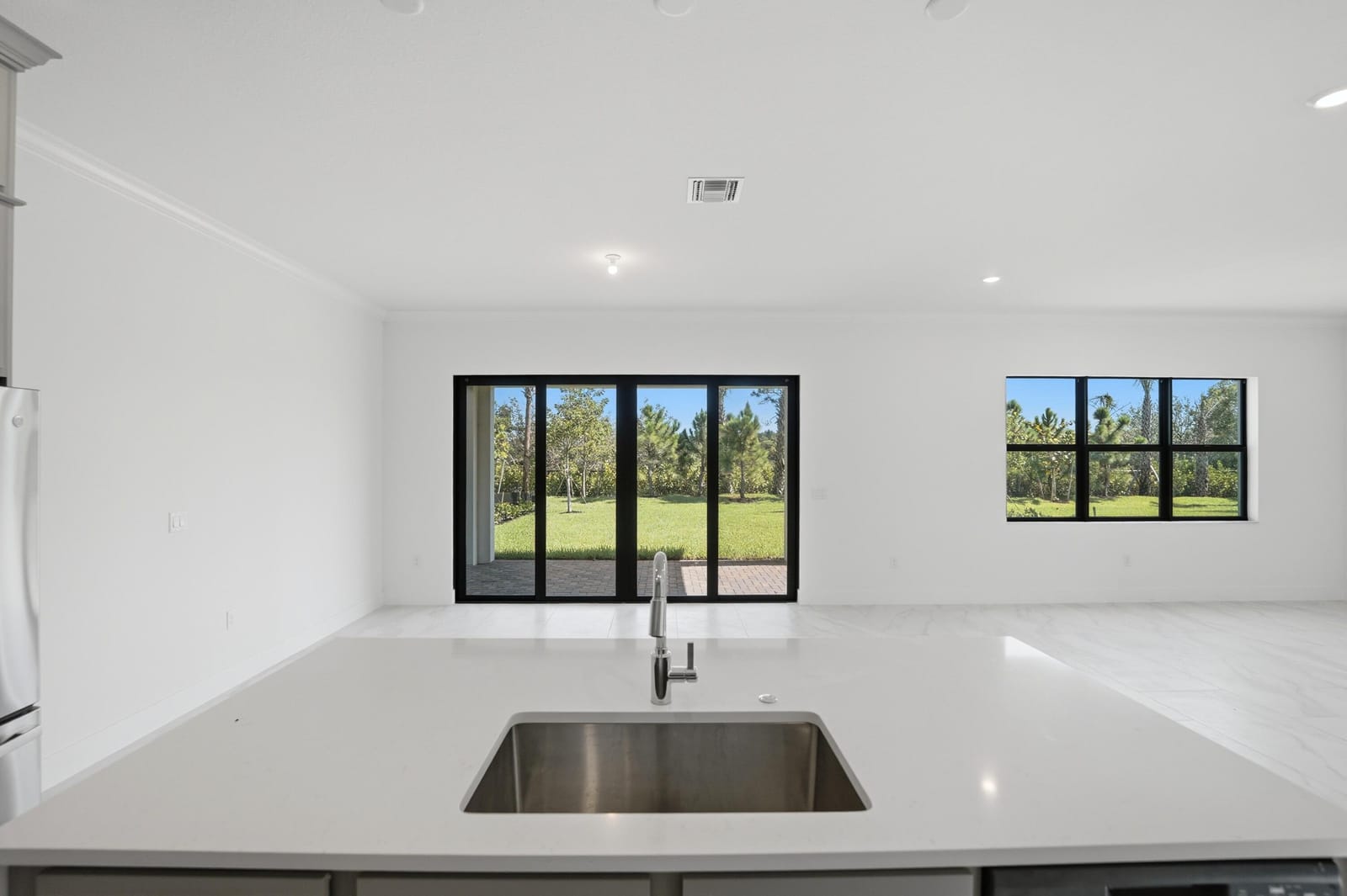 1016 Raleigh Way — photo 9