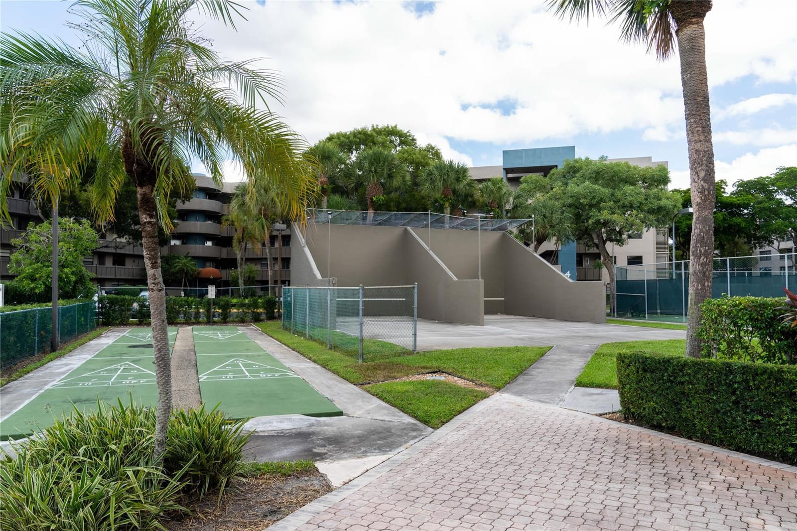 1101 Colony Point Circle 220, Pembroke Pines, FL 33026 photo 20