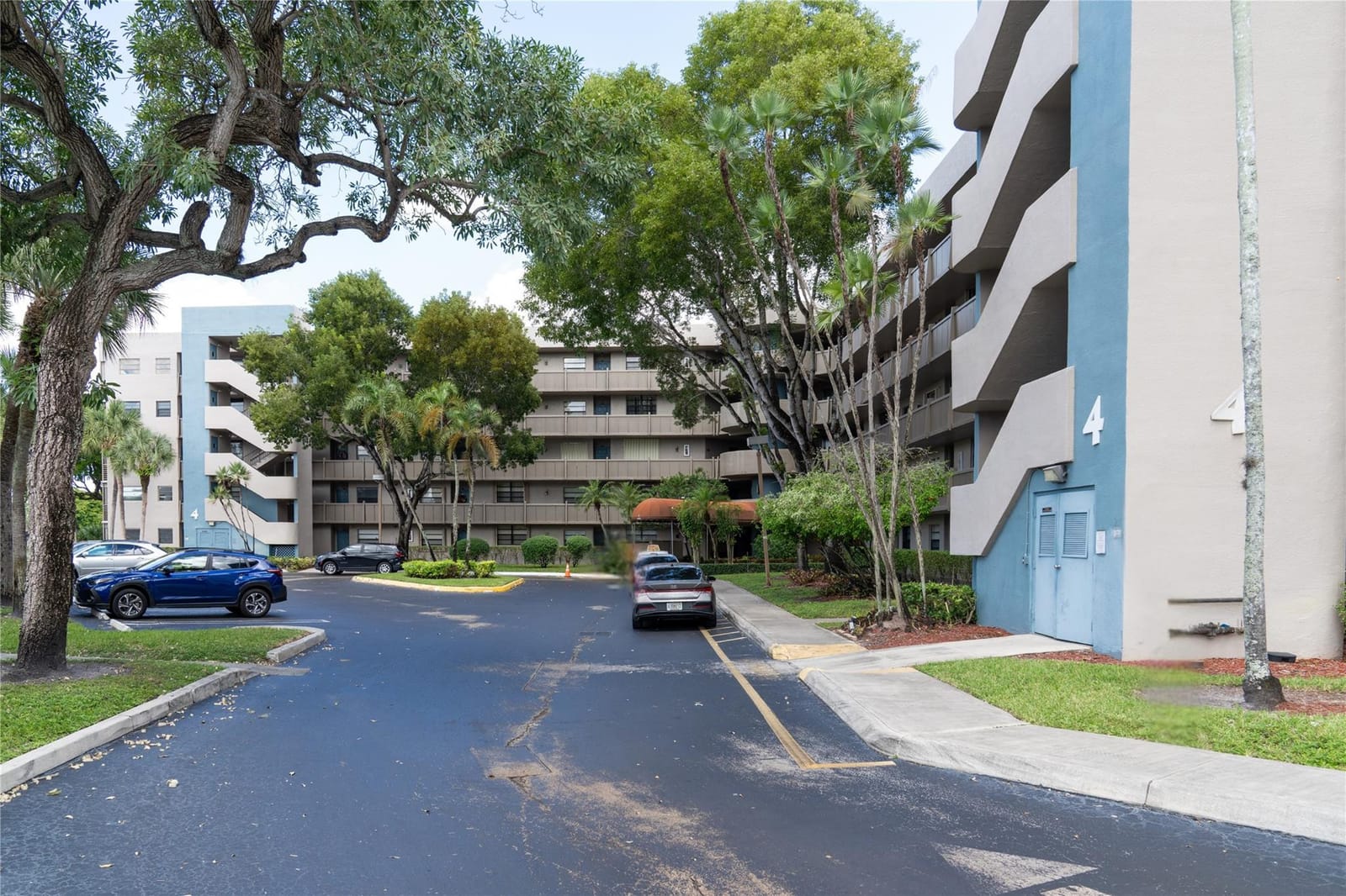 1101 Colony Point Circle 220, Pembroke Pines, FL 33026 photo 23