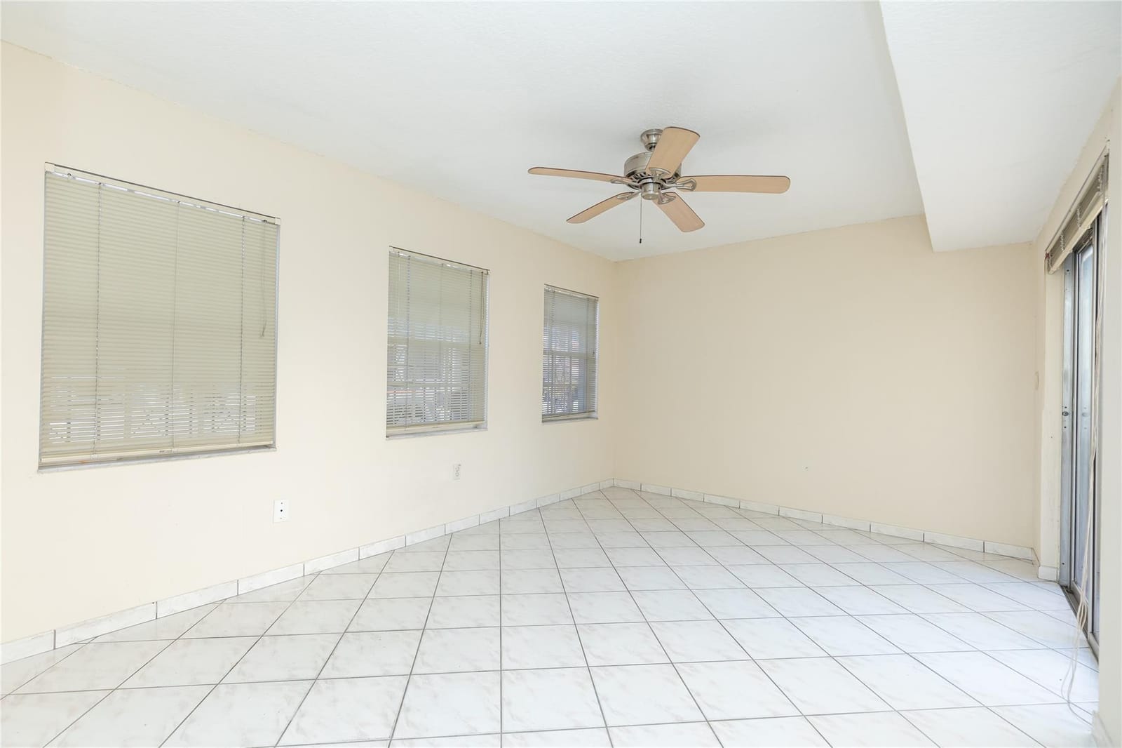 4281 W 10th Court, Hialeah, FL 33012 photo 8