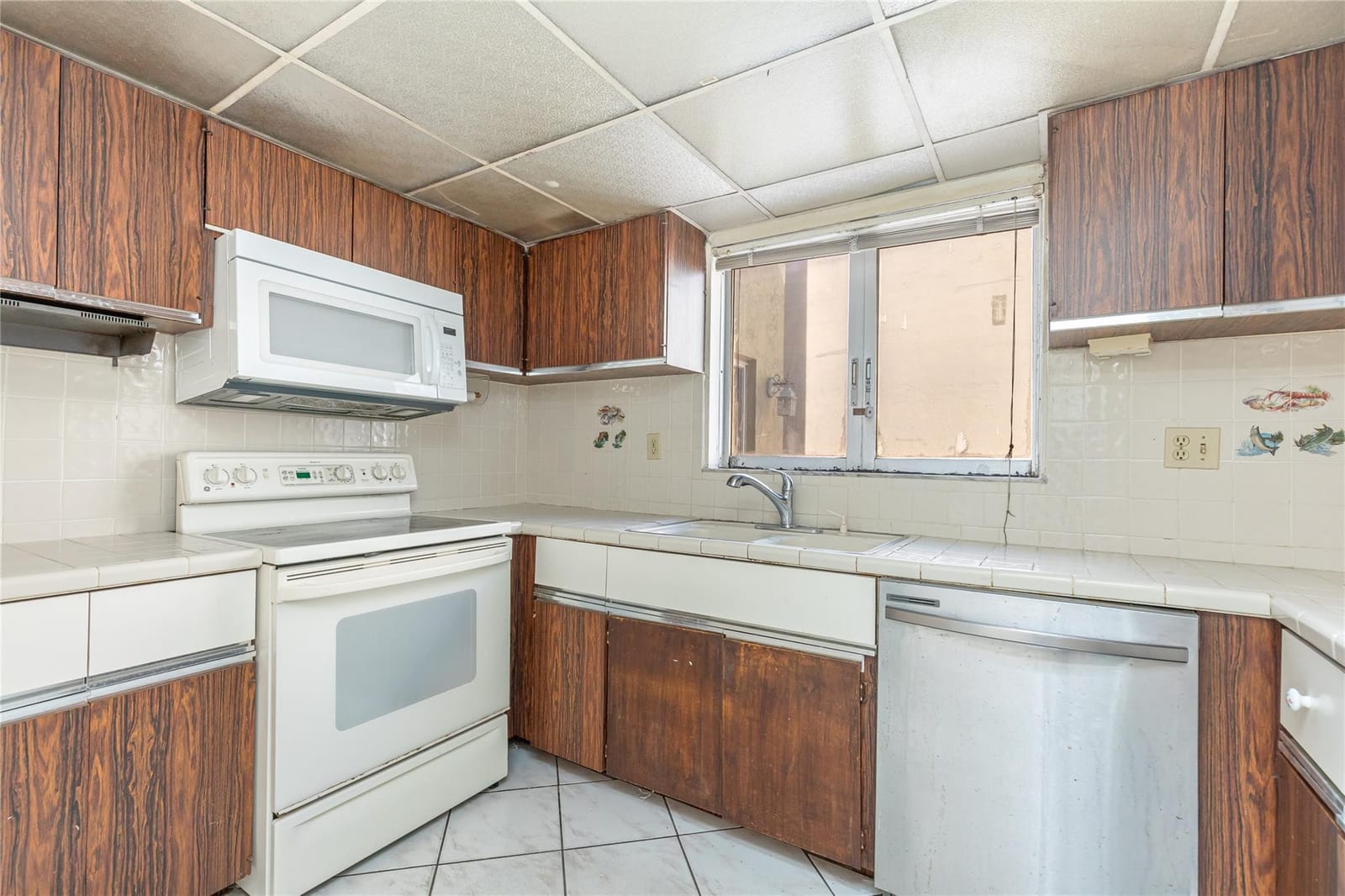 4281 W 10th Court, Hialeah, FL 33012 photo 10