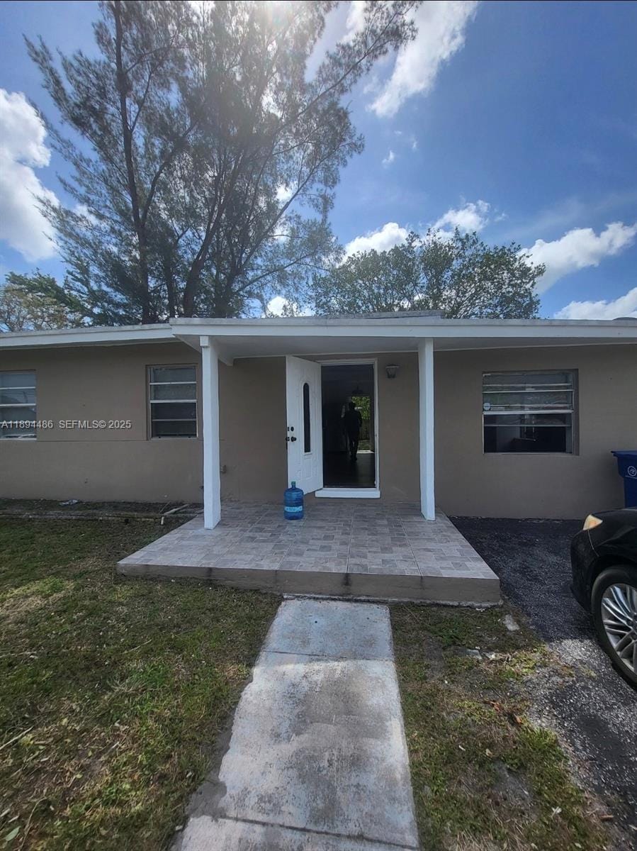 1402 NW 13th Court — photo 2