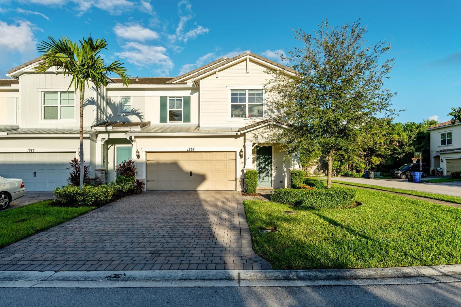 1595 Evergreen Terrace, Hollywood, FL 33021 photo 2