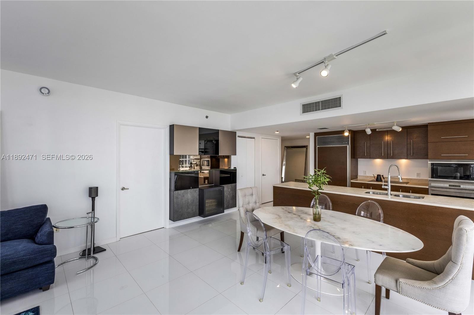 475 Brickell Avenue 4015, Miami, FL 33131 photo 5