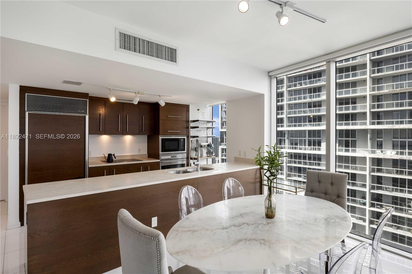 475 Brickell Avenue 4015, Miami, FL 33131 photo 6