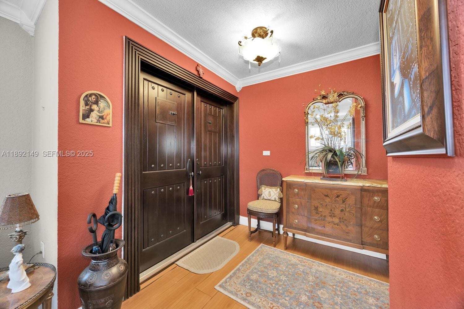 825 El Rado Street — photo 2