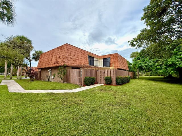 8429 N Coral Circle, sold in Woodville, North Lauderdale, FL