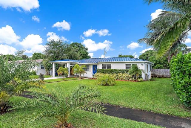 423 Hawthorne Drive, sold in Lake Park, Lake Park, FL