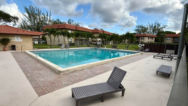 21905 Lake Forest Circle 101, Boca Raton, FL 33433