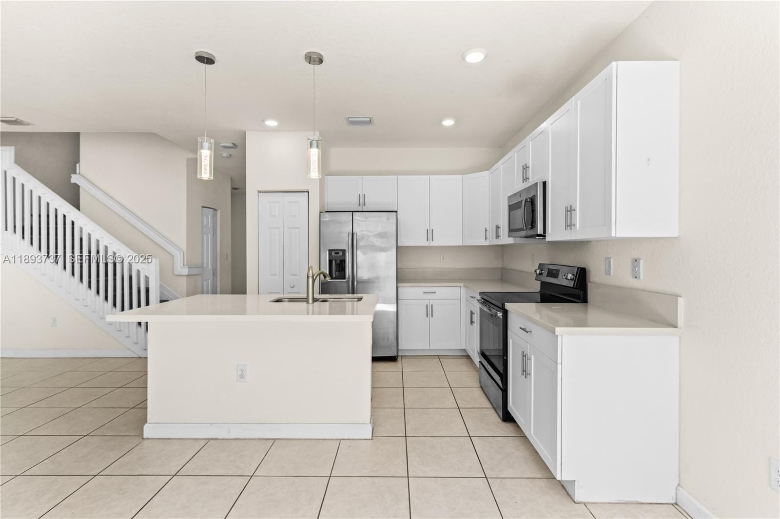 3354 W 100th Terrace, Hialeah, FL 33018 photo 9